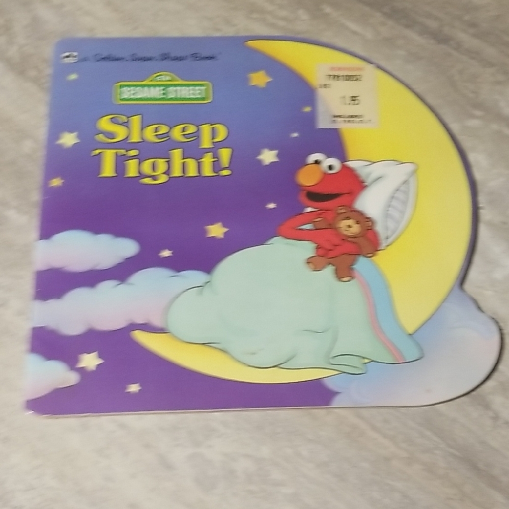 Sesame Street Sleep Tight! A Golden Super Shape Book